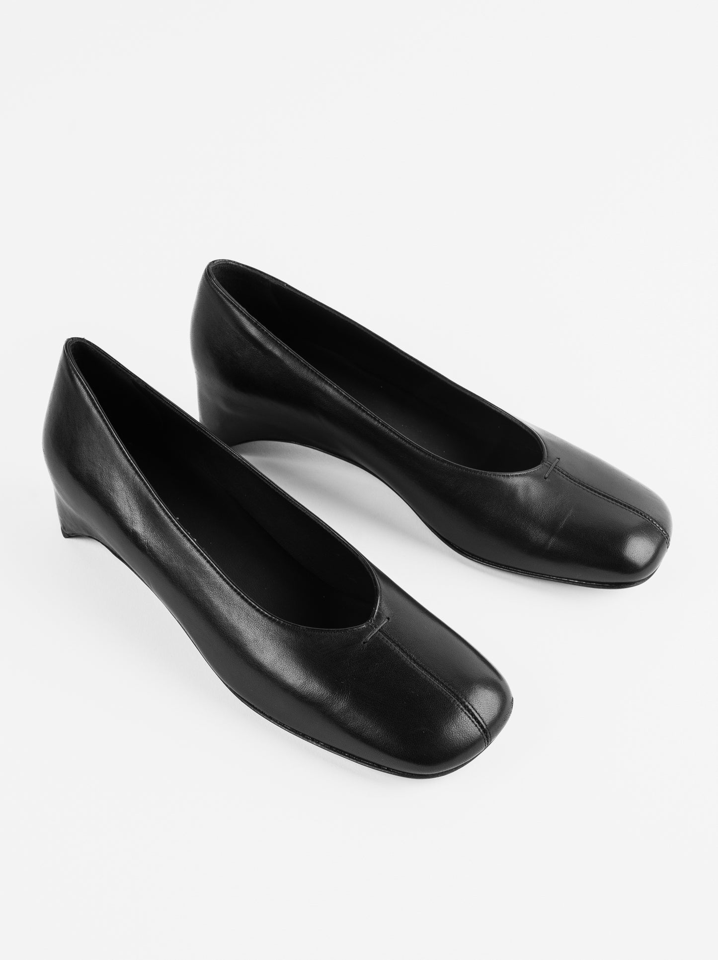 DB01 LOW HEEL