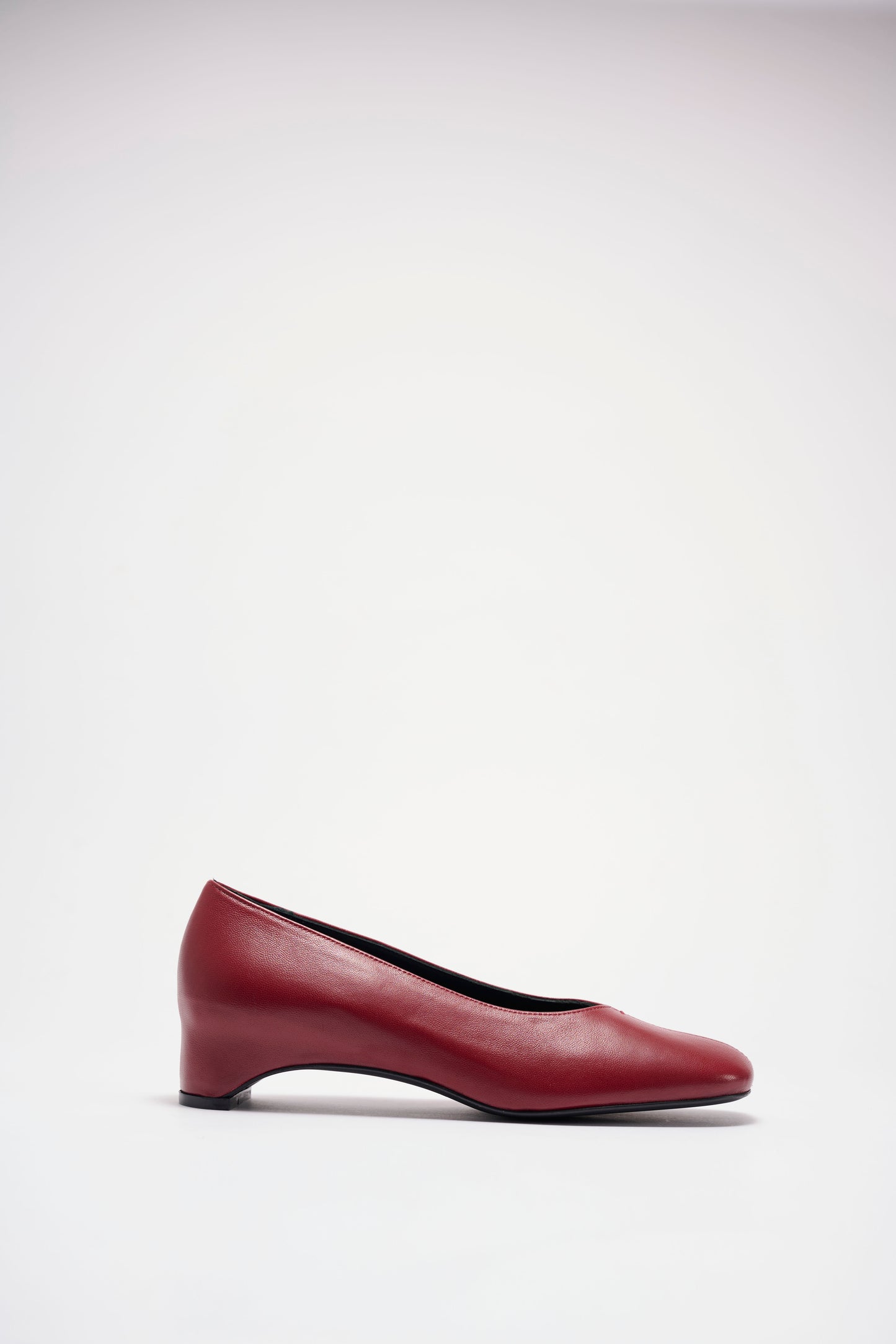 DB01 LOW HEEL