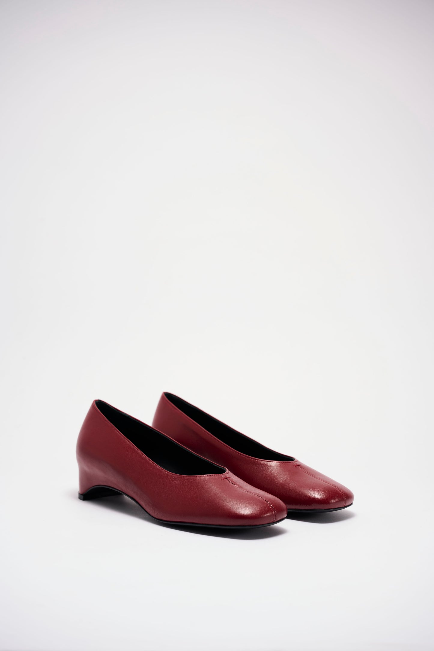 DB01 LOW HEEL