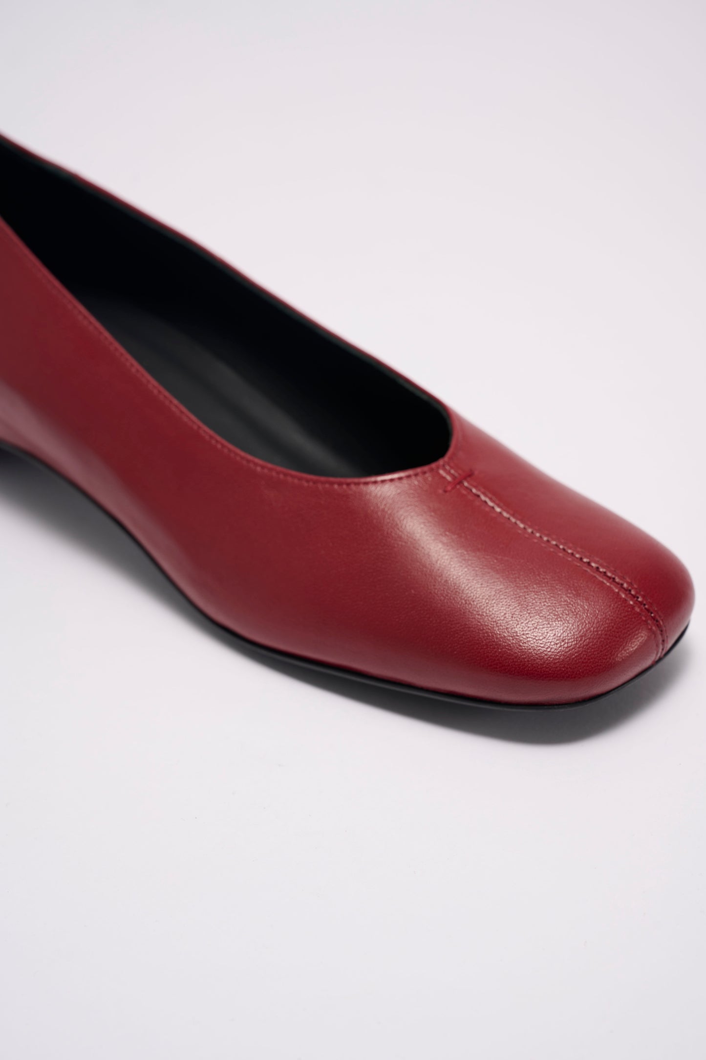 DB01 LOW HEEL